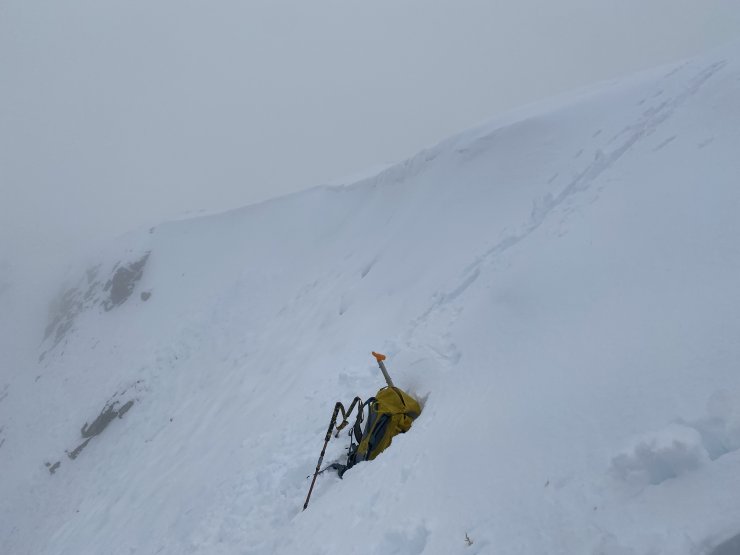 Todays snowpit site, just below the summit of Fionn Bheinn.