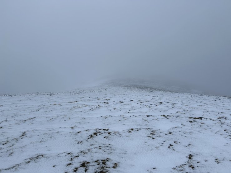 The ridge between An Coileachan and An Elgin